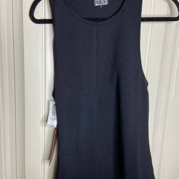 Aritzia Parklife Tank Top Bundle - Picture 5 of 5